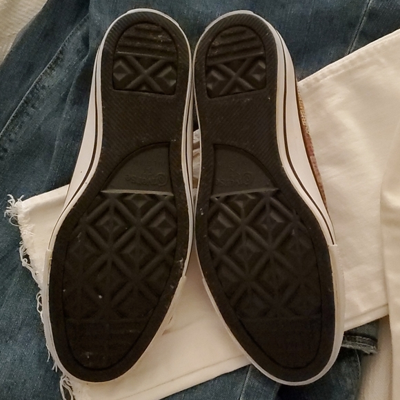 LATTICE & ROSES CONVERSE TENNIS SHOES - Picture 4 of 10